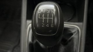 Used 2019 Hyundai Verna [2017-2020] 1.4 VTVT EX Petrol Manual interior GEAR  KNOB VIEW