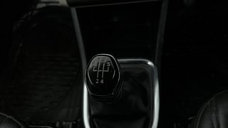 Used 2022 Renault Triber RXZ Petrol Manual interior GEAR  KNOB VIEW
