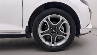 Used 2025 Hyundai New i20 Sportz 1.2 MT Petrol Manual tyres RIGHT FRONT TYRE RIM VIEW