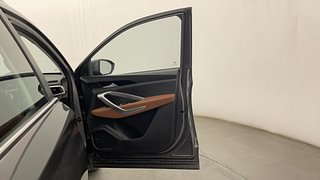Used 2022 MG Motors Hector Plus Sharp 2.0 Diesel Turbo MT 6-STR Diesel Manual interior RIGHT FRONT DOOR OPEN VIEW
