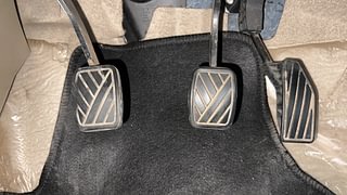 Used 2021 Maruti Suzuki Dzire VXI Petrol Manual interior PEDALS VIEW