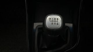 Used 2022 MG Motors Hector Plus Sharp 2.0 Diesel Turbo MT 6-STR Diesel Manual interior GEAR  KNOB VIEW