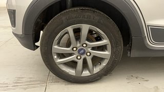 Used 2020 Ford Freestyle [2017-2021] Titanium 1.2 Petrol Manual tyres RIGHT REAR TYRE RIM VIEW