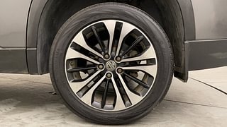 Used 2022 MG Motors Hector Plus Sharp 2.0 Diesel Turbo MT 6-STR Diesel Manual tyres LEFT REAR TYRE RIM VIEW