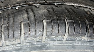 Used 2016 Mahindra KUV100 [2015-2017] K8 5 STR Petrol Manual tyres RIGHT REAR TYRE TREAD VIEW