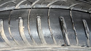 Used 2016 Mahindra KUV100 [2015-2017] K8 5 STR Petrol Manual tyres LEFT FRONT TYRE TREAD VIEW