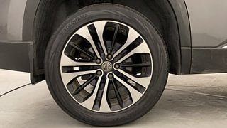 Used 2022 MG Motors Hector Plus Sharp 2.0 Diesel Turbo MT 6-STR Diesel Manual tyres RIGHT REAR TYRE RIM VIEW