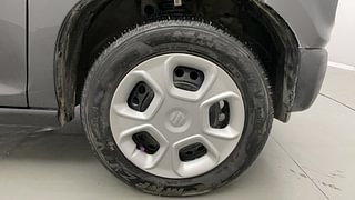Used 2022 Maruti Suzuki S-Presso VXI Plus Petrol Manual tyres RIGHT FRONT TYRE RIM VIEW