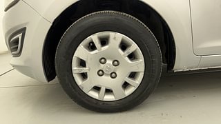 Used 2013 Hyundai i20 Magna 1.2 Petrol Manual tyres LEFT FRONT TYRE RIM VIEW