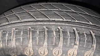 Used 2022 Renault Kwid RXL Petrol Manual tyres RIGHT FRONT TYRE TREAD VIEW