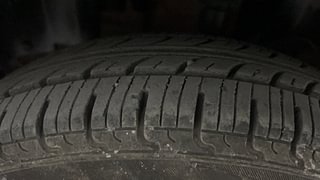 Used 2019 Renault Kwid [2015-2019] 1.0 RXT AMT Petrol Automatic tyres LEFT FRONT TYRE TREAD VIEW
