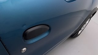 Used 2022 Renault Kwid RXL Petrol Manual dents MINOR DENT
