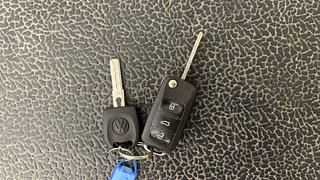 Used 2019 Volkswagen Polo Comfortline 1.0L (P) Petrol Manual extra CAR KEY VIEW