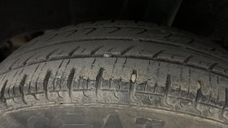 Used 2019 Renault Kwid [2015-2019] 1.0 RXT AMT Petrol Automatic tyres LEFT REAR TYRE TREAD VIEW