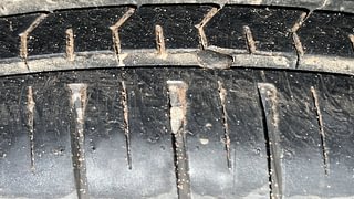 Used 2022 Maruti Suzuki Baleno Delta AMT Petrol Petrol Automatic tyres RIGHT REAR TYRE TREAD VIEW