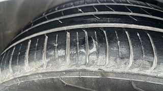Used 2016 Honda Jazz S AT Petrol Automatic tyres RIGHT FRONT TYRE TREAD VIEW