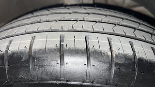 Used 2020 Maruti Suzuki Swift [2017-2021] ZXi Plus AMT Petrol Automatic tyres RIGHT FRONT TYRE TREAD VIEW