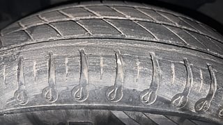 Used 2022 Renault Kwid RXL Petrol Manual tyres LEFT FRONT TYRE TREAD VIEW