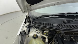 Used 2019 Ford Figo Titanium Blu Petrol Manual engine ENGINE RIGHT SIDE HINGE & APRON VIEW
