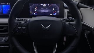 Used 2022 Mahindra XUV700 AX 5 Petrol AT 5 STR Petrol Automatic top_features Airbags