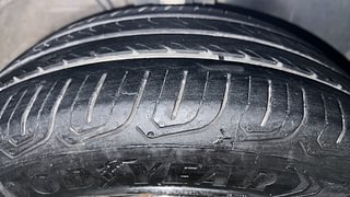 Used 2016 Volkswagen Ameo [2016-2020] Comfortline 1.2L (P) Petrol Manual tyres RIGHT FRONT TYRE TREAD VIEW