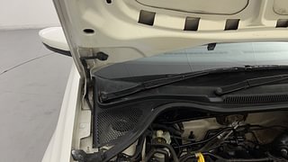 Used 2016 Volkswagen Ameo [2016-2020] Comfortline 1.2L (P) Petrol Manual engine ENGINE RIGHT SIDE HINGE & APRON VIEW