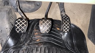 Used 2016 Volkswagen Ameo [2016-2020] Comfortline 1.2L (P) Petrol Manual interior PEDALS VIEW