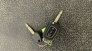Used 2017 Hyundai Elite i20 Asta 1.2 Petrol Manual extra CAR KEY VIEW