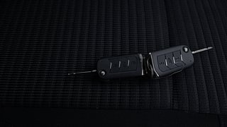Used 2022 Mahindra XUV700 AX 5 Petrol AT 5 STR Petrol Automatic extra CAR KEY VIEW