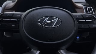 Used 2021 Hyundai Alcazar Platinum (O) 6 STR 2.0 Petrol AT Petrol Automatic top_features Airbags