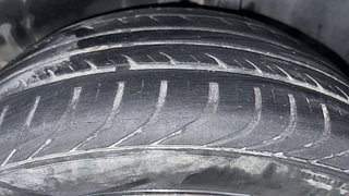Used 2016 Volkswagen Ameo [2016-2020] Comfortline 1.2L (P) Petrol Manual tyres LEFT REAR TYRE TREAD VIEW