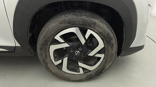 Used 2022 Nissan Magnite XV Premium Turbo CVT Petrol Automatic tyres RIGHT FRONT TYRE RIM VIEW