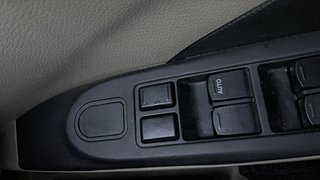 Used 2014 Maruti Suzuki Celerio VXI AMT Petrol Automatic top_features Central locking