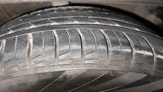 Used 2022 Hyundai Alcazar Signature (O) 6 STR 1.5 Diesel AT Diesel Automatic tyres RIGHT FRONT TYRE TREAD VIEW