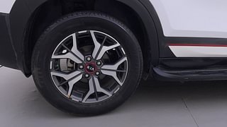 Used 2020 Kia Seltos GTX Plus DCT Petrol Automatic tyres RIGHT REAR TYRE RIM VIEW