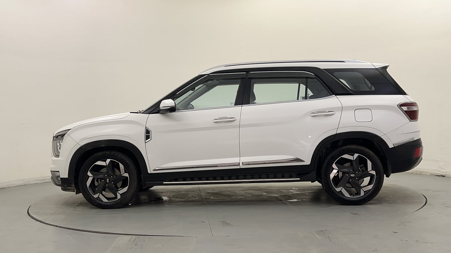 New Hyundai Alcazar exterior LEFT SIDE VIEW