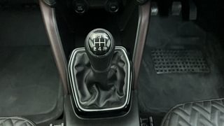 Used 2024 Maruti Suzuki Grand Vitara Zeta Smart Hybrid Petrol Manual interior GEAR  KNOB VIEW