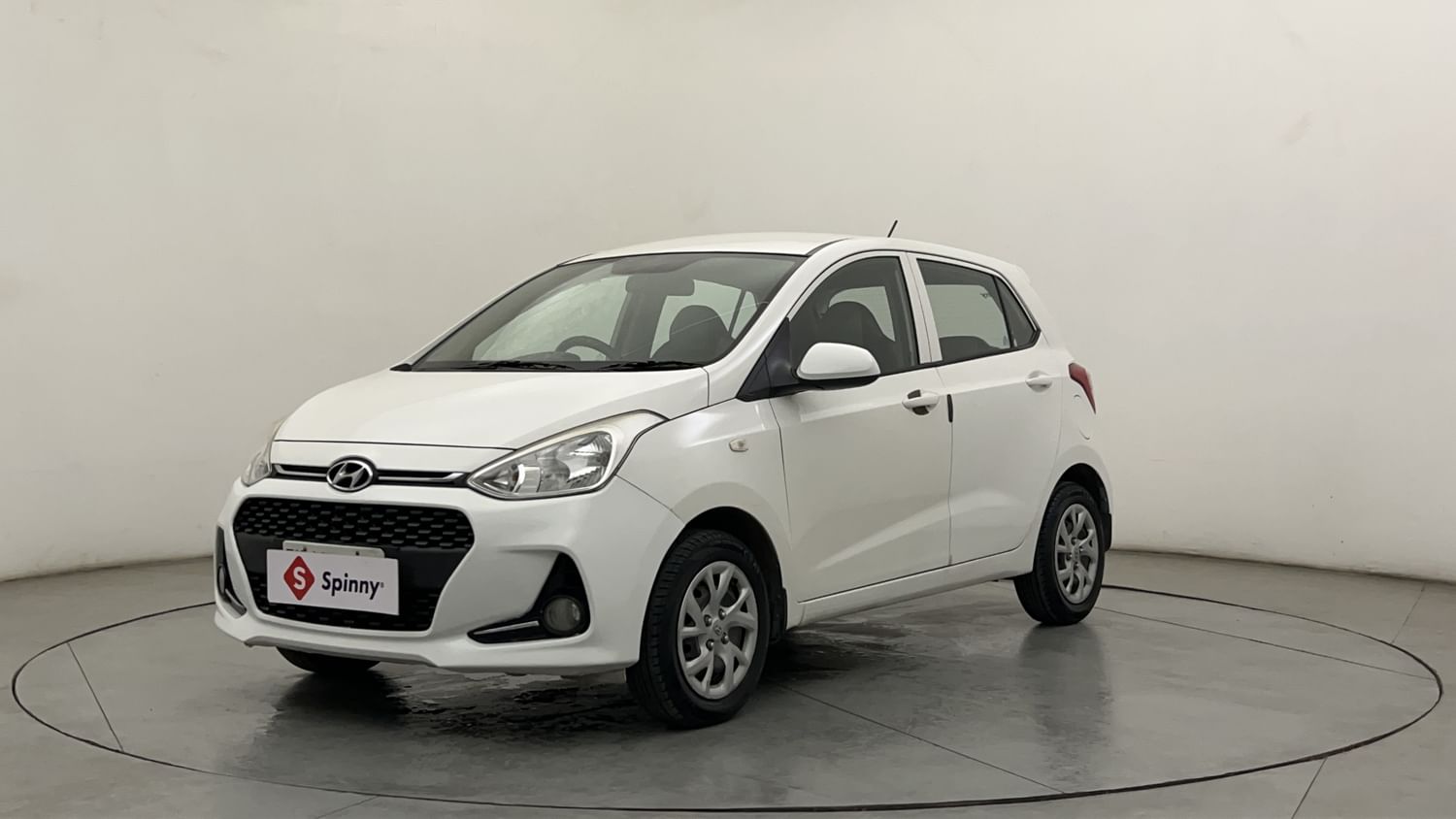 LEFT FRONT CORNER VIEW