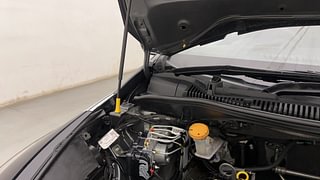 Used 2022 Tata Altroz XZ 1.2 Petrol Manual engine ENGINE RIGHT SIDE HINGE & APRON VIEW