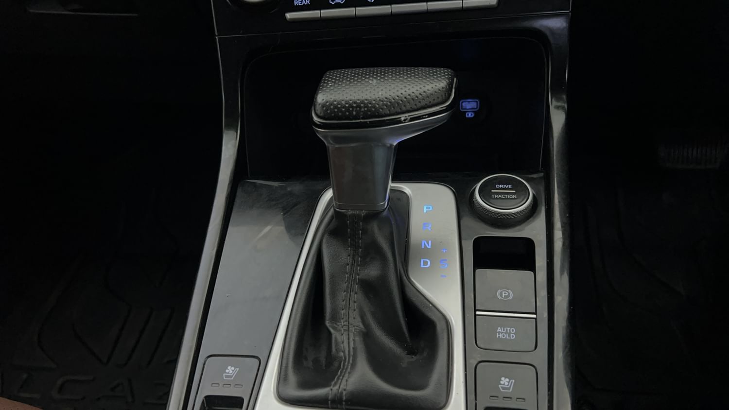 New Hyundai Alcazar interior GEAR  KNOB VIEW