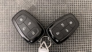 Used 2022 Tata Altroz XZ 1.2 Petrol Manual extra CAR KEY VIEW