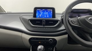 Used 2022 Tata Altroz XZ 1.2 Petrol Manual interior MUSIC SYSTEM & AC CONTROL VIEW