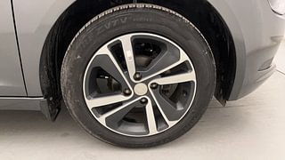 Used 2022 Tata Altroz XZ 1.2 Petrol Manual tyres RIGHT FRONT TYRE RIM VIEW