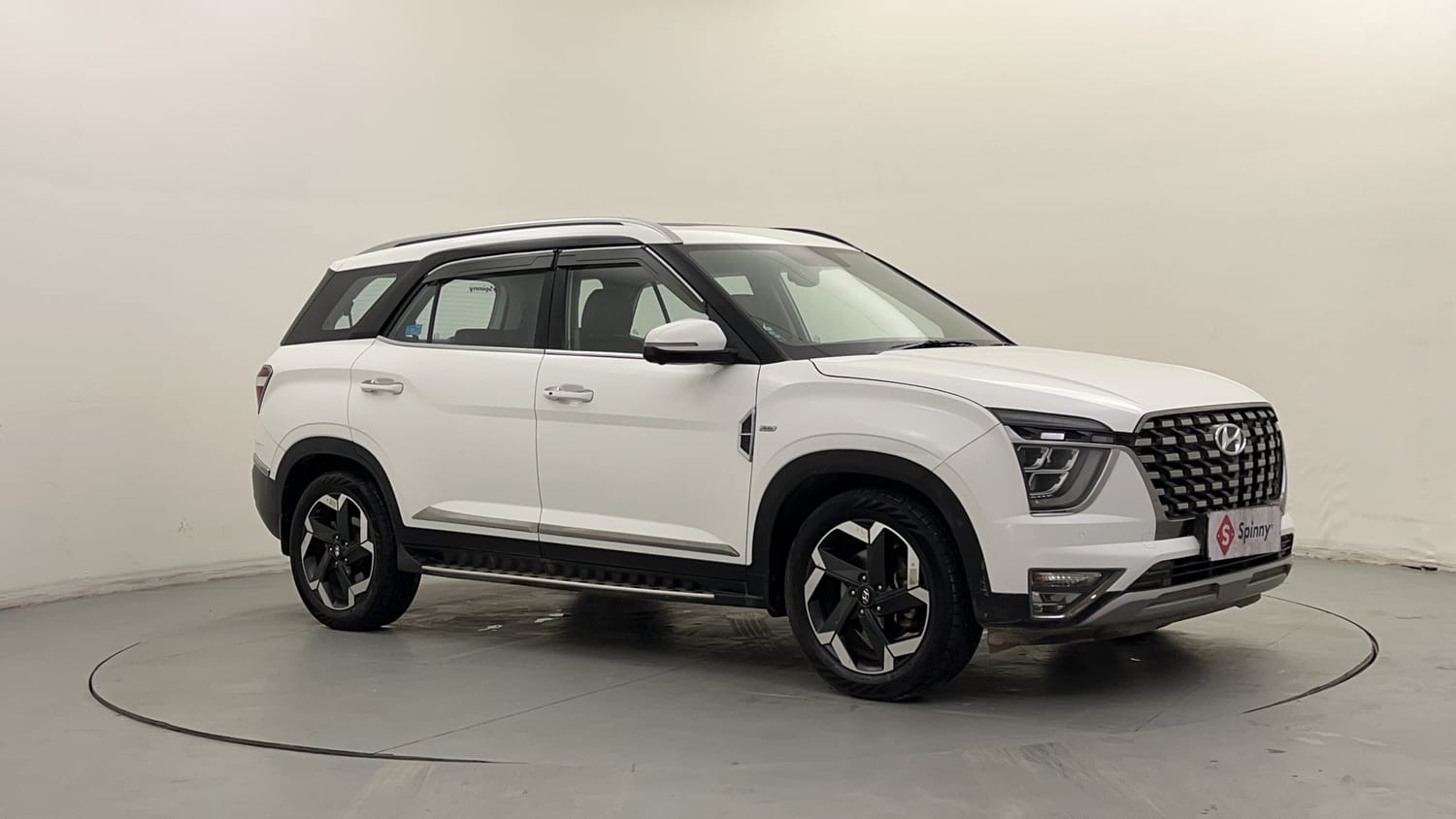 New Hyundai Alcazar exterior RIGHT FRONT CORNER VIEW