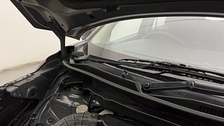 Used 2021 Maruti Suzuki XL6 Alpha MT Petrol Petrol Manual engine ENGINE RIGHT SIDE HINGE & APRON VIEW