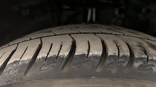 Used 2022 Tata Altroz XZ 1.2 Petrol Manual tyres LEFT FRONT TYRE TREAD VIEW