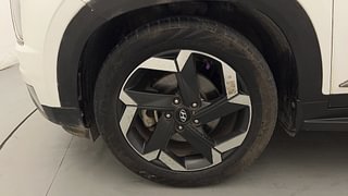 Used 2022 Hyundai Alcazar Signature (O) 6 STR 1.5 Diesel AT Diesel Automatic tyres LEFT FRONT TYRE RIM VIEW