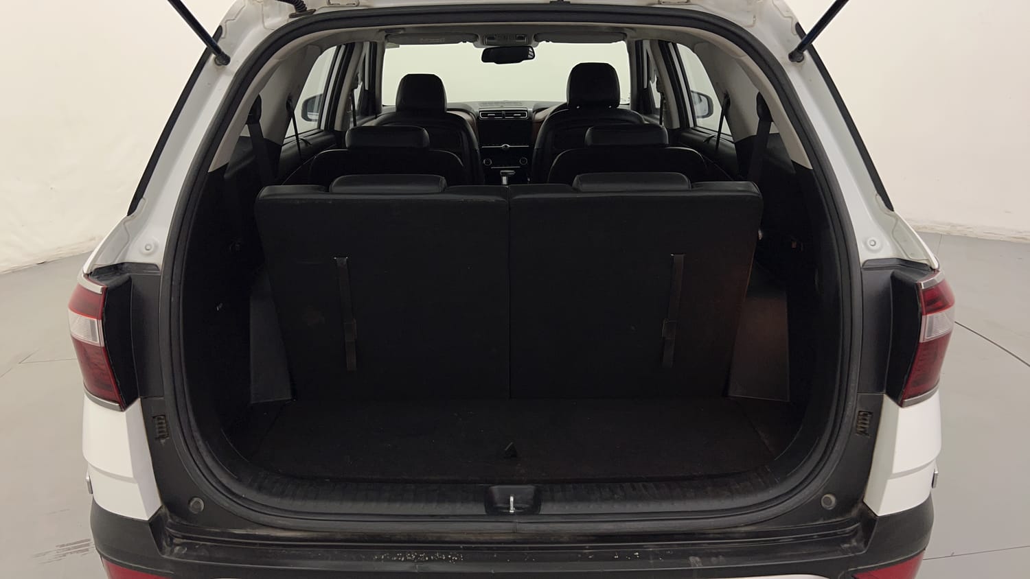 New Hyundai Alcazar interior DICKY INSIDE VIEW