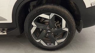 Used 2022 Hyundai Alcazar Signature (O) 6 STR 1.5 Diesel AT Diesel Automatic tyres LEFT REAR TYRE RIM VIEW