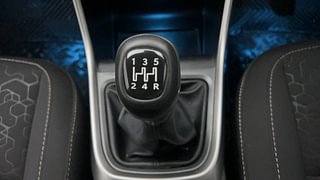 Used 2022 Tata Altroz XZ 1.2 Petrol Manual interior GEAR  KNOB VIEW